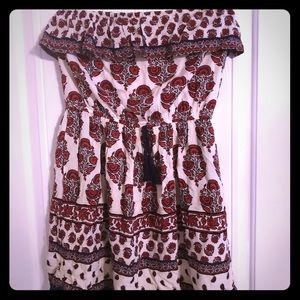 Red and White Strapless Dress with Elegant Design